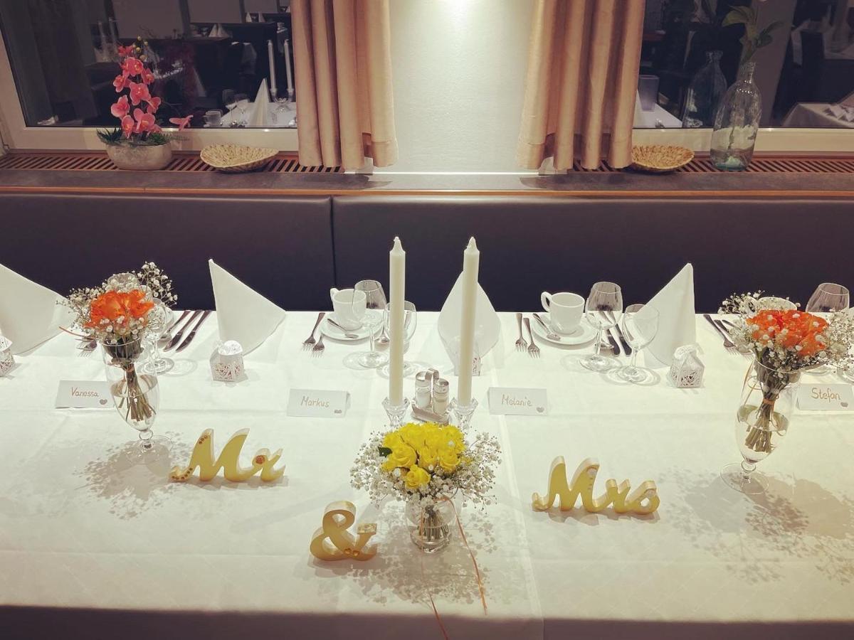 Königsbrunn Hotel Krone מראה חיצוני תמונה