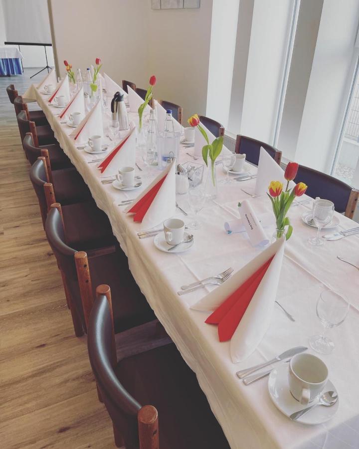 Königsbrunn Hotel Krone מראה חיצוני תמונה