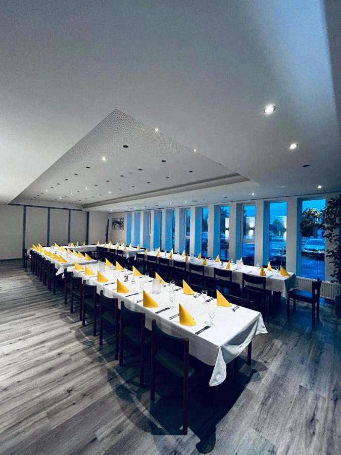 Königsbrunn Hotel Krone מראה חיצוני תמונה