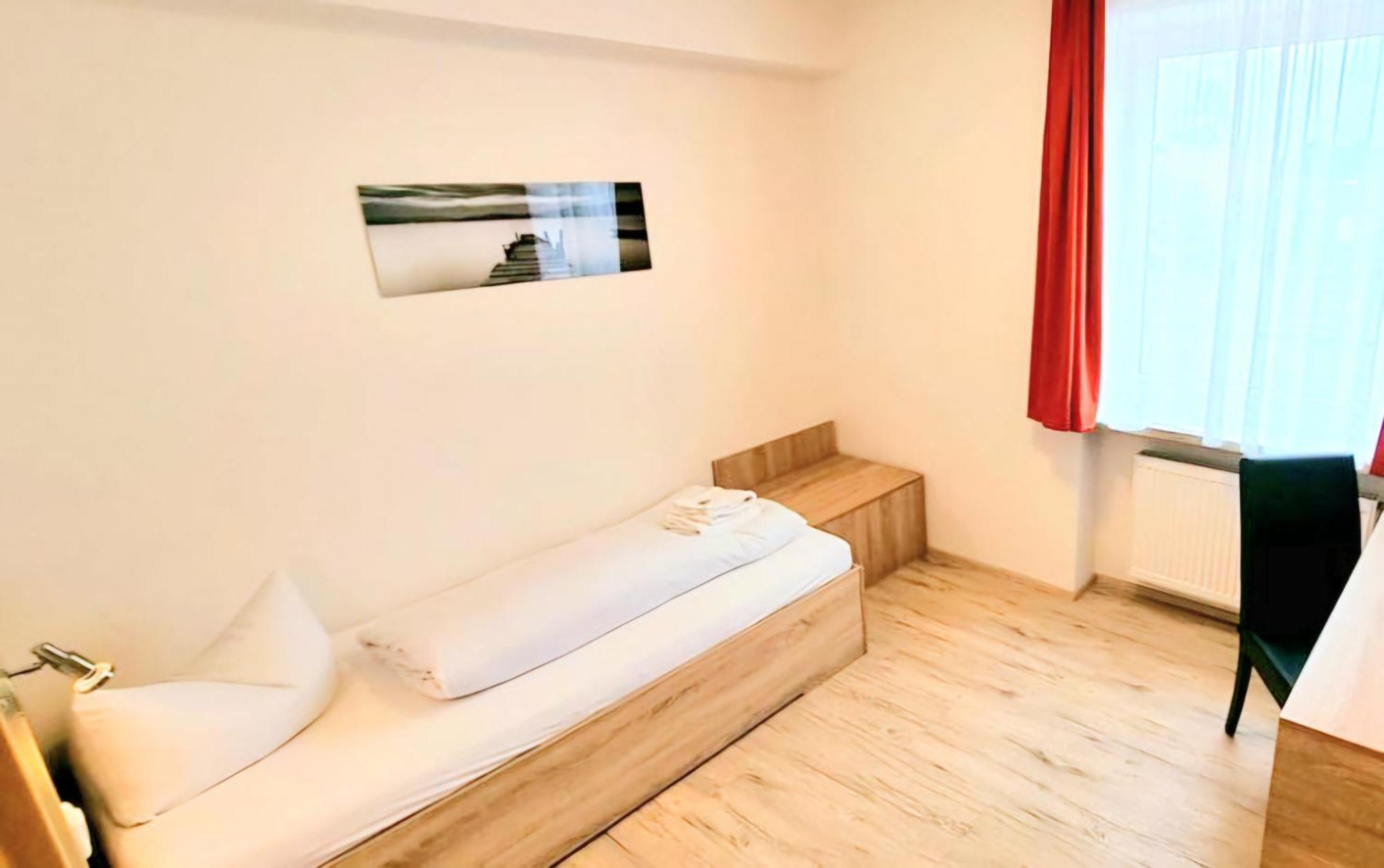 Königsbrunn Hotel Krone מראה חיצוני תמונה